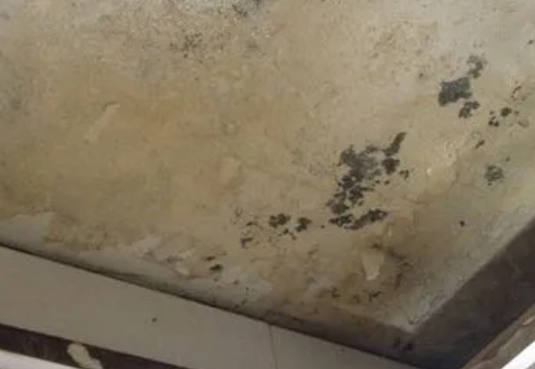 东阳阳台漏水维修公司分享下东阳卫生间渗水维修需要注意哪些问题。